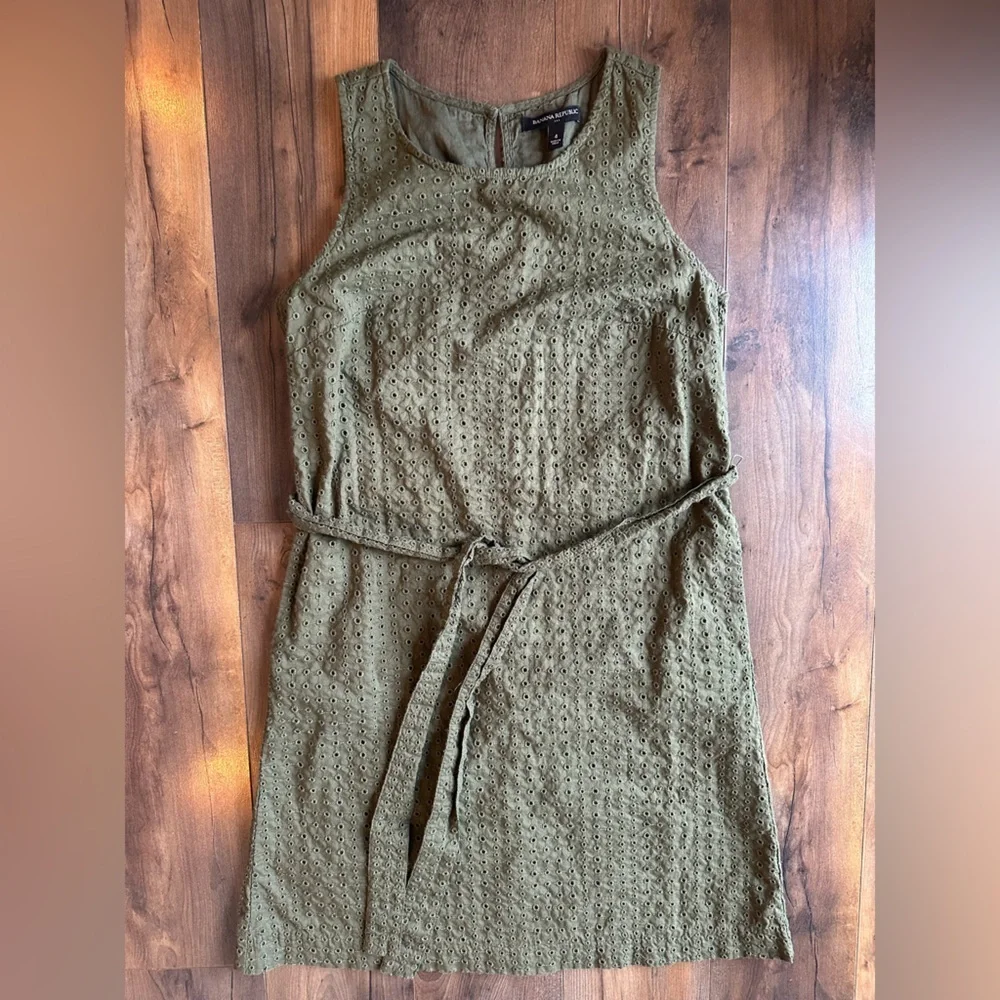 Banana Republic Olive Eyelet Dress Size 4 | Sleeveless Belted Cotton Chic - Picture 2 of 6